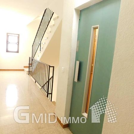 דירות אמפוריבראבה Cosy house מראה חיצוני תמונה